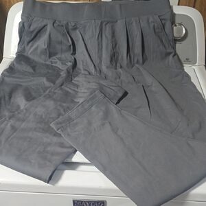 Mondetta Charcoal Dress Pants